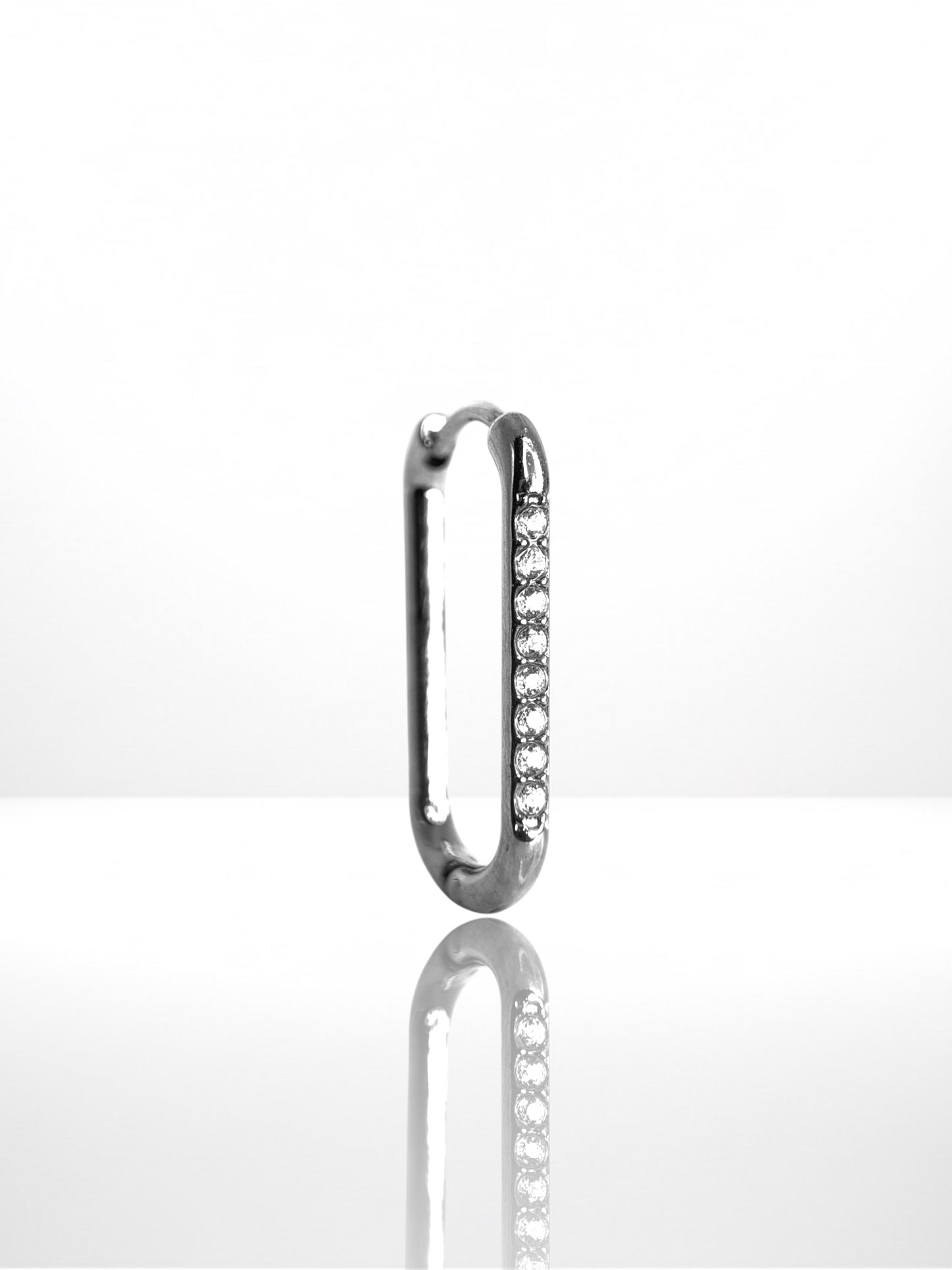 Simple Hoop Zircona náušnica